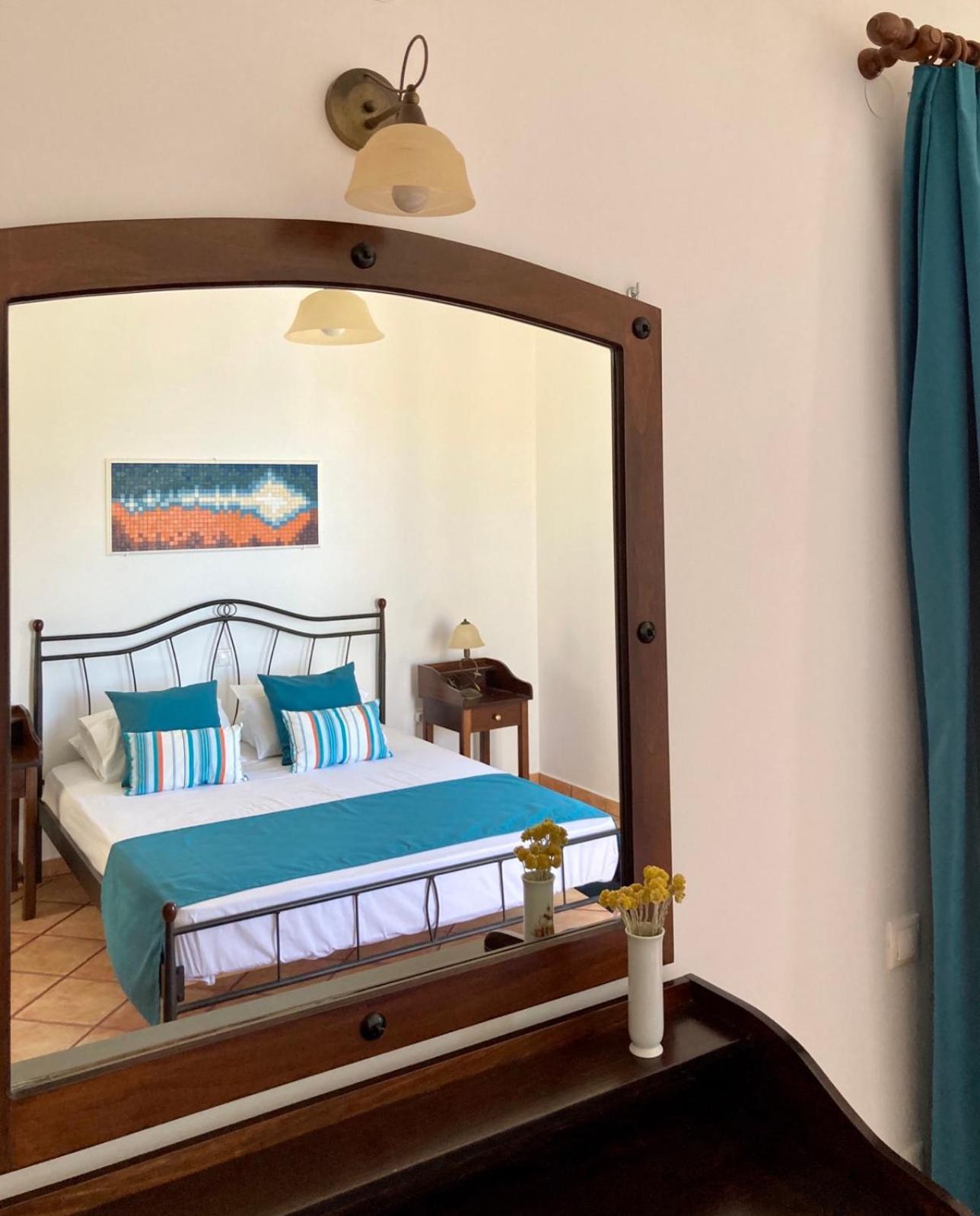 Syrou Lotos Studios & Apartments (Adults Only) Кіні Номер фото